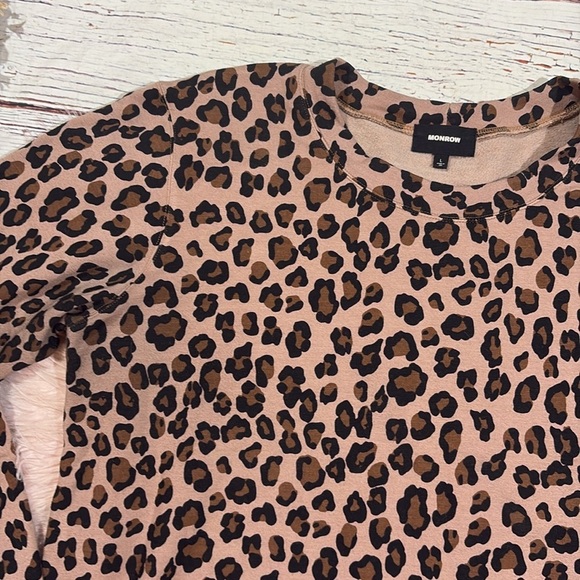 Monrow Animal Print Crewneck Leopard Oversized Sweatshirt - Picture 5 of 9